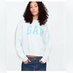 NWT $60 GAP Women s Oversized GAP LOGO Azul blue Pullover Sweatshirt Top